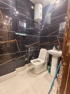 Bathroom Image of 450 Sq.ft 1 BHK Builder Floor for rent in Guru Ji Welfare Homes, Dwarka Mor New Delhi for Rs. 15500