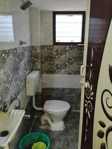 Bathroom Image of 550 Sq.ft 1 BHK Independent House for rent in Medavakkam Chennai for Rs. 10000