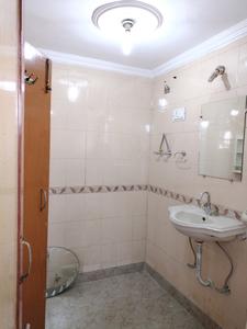 Common Bathroom One Image of 2000 Sq.ft 4 BHK Apartment / Flat for sale in Sector 11 Dwarka New Delhi for Rs. 28800000
