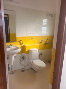 Bathroom Image of 1174 Sq.ft 2 BHK Apartment / Flat for rent in Eldeco Eternia, Madiyava Lucknow for Rs. 22000