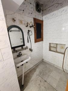 Bathroom Image of 1400 Sq.ft 3 BHK Independent House for rent in Vikaspuri 3bhk Luxurios Home, Vikaspuri New Delhi for Rs. 28000