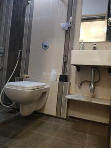 Bathroom Image of 1000 Sq.ft 2 BHK Apartment / Flat for rent in Fenkin Belleza, Kasarvadavali Thane for Rs. 32000