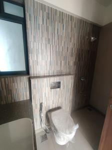 Bathroom Image of 1950 Sq.ft 3.5 BHK Apartment / Flat for sale in Shapoorji Pallonji Vicinia, Powai Mumbai for Rs. 56000000