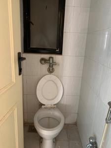 Bathroom Image of 800 Sq.ft 2 BHK Apartment / Flat for sale in Hiranandani Carrara Apartment, Hiranandani Estate Thane for Rs. 10000000
