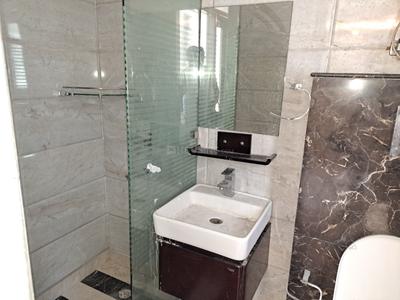 Bathroom Image of 4500 Sq.ft 4 BHK Builder Floor for rent in New Friends Colony New Delhi for Rs. 230000
