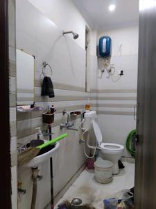Common Bathroom Image of 600 Sq.ft 1 BHK Apartment / Flat for sale in Govindpuram Ghaziabad for Rs. 1365000