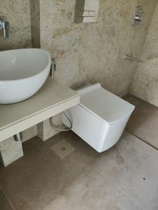 Common Bathroom Image of 1010 Sq.ft 2 BHK Apartment / Flat for sale in Hiranandani Castle Rock, Powai Mumbai for Rs. 30500000