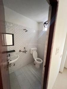Bathroom Image of 2050 Sq.ft 3 BHK Apartment / Flat for rent in Shalimar Regency, Arera Colony Bhopal for Rs. 22000