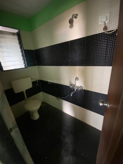 Solitaire Apartment Bathroom 1