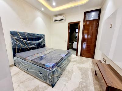Bedroom Image of 1500 Sq.ft 3 BHK Builder Floor for sale in Mukherjee Nagar New Delhi for Rs. 25000000