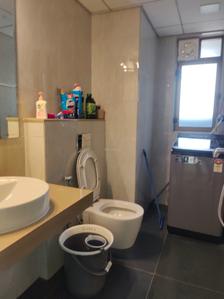 Common Bathroom Image of 1200 Sq.ft 2 BHK Apartment / Flat for sale in Mahindra Vicino, Andheri East Mumbai for Rs. 21500000