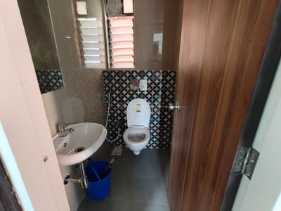 Bathroom Image of 319 Sq.ft 1 BHK Apartment / Flat for rent in Dosti Greater Thane Phase 1, Bhiwandi Thane for Rs. 16999