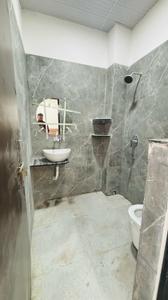 Bathroom Image of 650 Sq.ft 1 BHK Builder Floor for rent in Mahalakshmi Nagar Indore for Rs. 21000