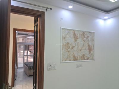 Bedroom Image of 900 Sq.ft 3 BHK Builder Floor for sale in Dwarka Mor New Delhi for Rs. 6000000