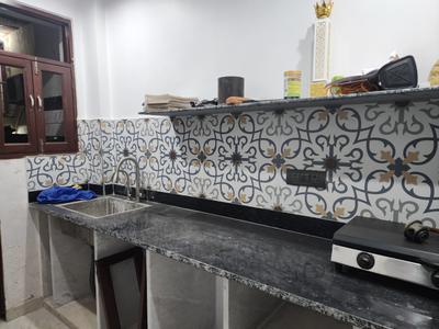 Kitchen Image of 550 Sq.ft 1 RK Builder Floor for rent in Paharganj New Delhi for Rs. 15000