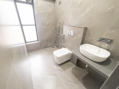 Bathroom Image of 1250 Sq.ft 3 BHK Apartment / Flat for sale in Tricity Natraj, Chembur Mumbai for Rs. 42500000