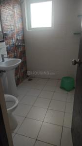 Bathroom Image of 1730 Sq.ft 3 BHK Apartment / Flat for rent in Paramount Golfforeste Villas, Surajpur Greater Noida for Rs. 26000