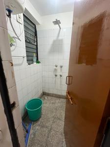 Bathroom Image of 600 Sq.ft 1 BHK Apartment / Flat for rent in Vasant Kunj New Delhi for Rs. 25000