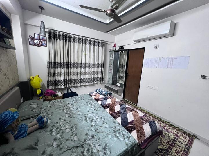 Sharan Bedroom 1