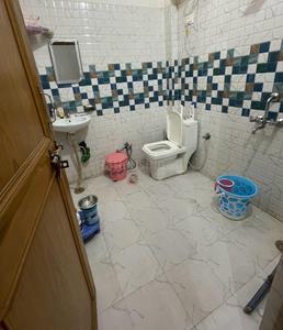 Bathroom Image of 1200 Sq.ft 2.5 BHK Independent House for rent in Gomti Nagar Extension Lucknow for Rs. 21000