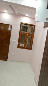 Bedroom Image of 900 Sq.ft 2 BHK Builder Floor for rent in Rajouri Garden New Delhi for Rs. 33000