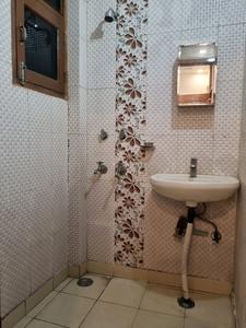 Common Bathroom Image of 700 Sq.ft 2 BHK Builder Floor for sale in Sector 8 Dwarka New Delhi for Rs. 8200000