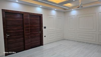 Bedroom Image of 100 Sq.ft 3.5 BHK Villa for sale in SR Signature Villas, Sector 16B Noida for Rs. 13500000