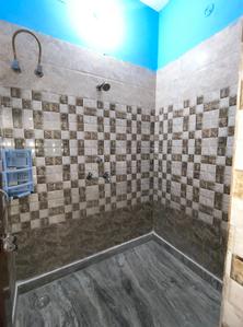 Bathroom Image of 2000 Sq.ft 3 BHK Independent House for rent in Kamla Nagar Rohtak for Rs. 9000