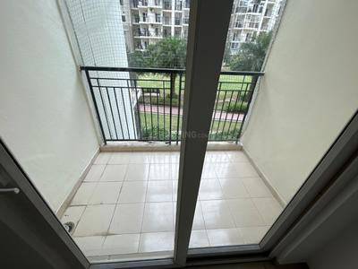 Balcony Image of 650 Sq.ft 2.5 BHK Apartment / Flat for rent in Gulshan Botnia, Sector 144 Noida for Rs. 35000