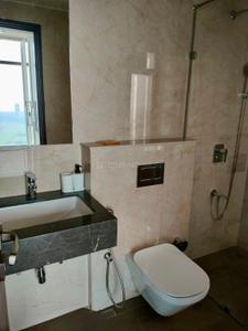 Bathroom Image of 1900 Sq.ft 3 BHK Apartment / Flat for rent in Piramal Mahalaxmi South Tower, Worli Mumbai for Rs. 399999