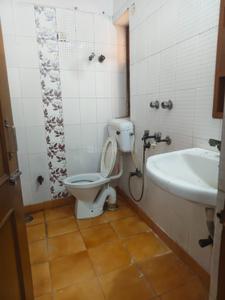 Image of 1250 Sq.ft 3 BHK Apartment / Flat for rent in Sahyog Apartment, Mayur Vihar Phase 1, New Delhi for Rs. 48000