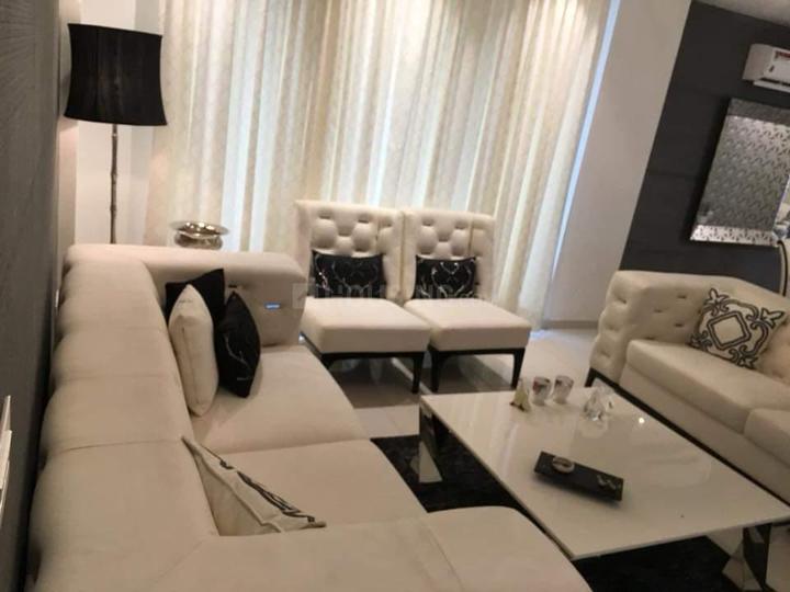 HIGHSTREET Main Image 1