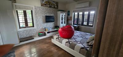 Bathroom Image of 4050 Sq.ft 4 BHK Villa for sale in Adalaj Gandhinagar for Rs. 65000000