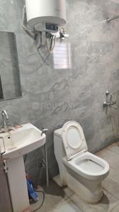 Bathroom Image of 550 Sq.ft 1 BHK Builder Floor for rent in Palam Vihar Extension Gurgaon for Rs. 17000