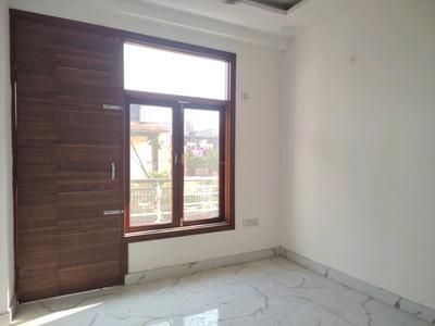 Bedroom Image of 900 Sq.ft 3 BHK Apartment / Flat for sale in Khanpur New Delhi for Rs. 6000000