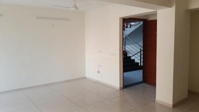 Living Room Image of 1700 Sq.ft 3 BHK Apartment / Flat for rent in Navrangpura Ahmedabad for Rs. 50000