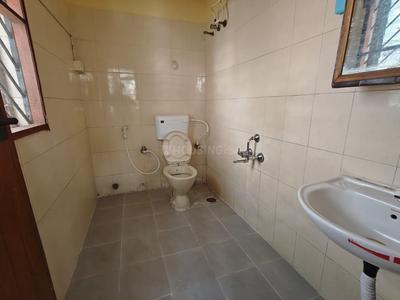 Bathroom Image of 1250 Sq.ft 2 BHK Apartment / Flat for rent in Malleswaram Bengaluru for Rs. 42000