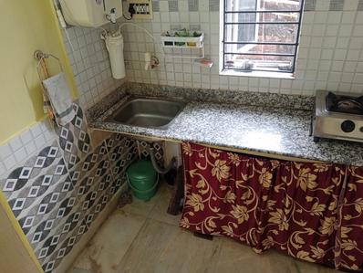 Kitchen Image of 600 Sq.ft 2 BHK Apartment / Flat for sale in Tollygunge Kolkata for Rs. 2100000