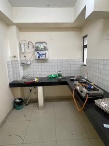 Kitchen Image of 680 Sq.ft 1 BHK Apartment / Flat for rent in Land Craft River Heights Tower 18, Ghukna Ghaziabad for Rs. 17000