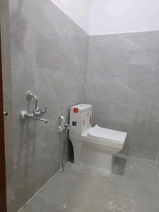 Common Bathroom Image of 700 Sq.ft 1 BHK Apartment / Flat for rent in Madhapur Hyderabad for Rs. 24000