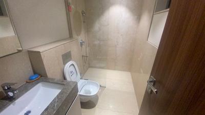 Image of 1250 Sq.ft 3 BHK Apartment / Flat for rent in Piramal Mahalaxmi South Tower, Worli, Mumbai for Rs. 251000