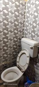 Bathroom Image of 8500 Sq.ft 4 BHK Independent House for sale in Subhash Nagar Colony Bareilly for Rs. 2400000