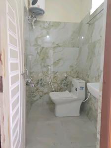 Common Bathroom Image of 780 Sq.ft 1 BHK Apartment / Flat for rent in Gachibowli Hyderabad for Rs. 24000