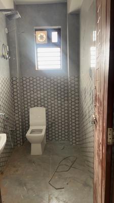 Bathroom Image of 600 Sq.ft 1 BHK Builder Floor for rent in Palam Vihar Extension Gurgaon for Rs. 13000