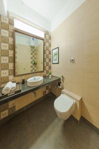 Bathroom Image of 6200 Sq.ft 5 BHK Villa for sale in Karla Lonavala for Rs. 32500000