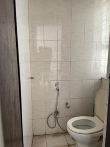 Bathroom Image of 600 Sq.ft 1 BHK Apartment / Flat for rent in Kaveri Apartments, Vasant Kunj New Delhi for Rs. 30000