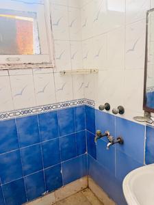 Bathroom Image of 1750 Sq.ft 3 BHK Apartment / Flat for sale in Varun Apartments, Sector 62 Noida for Rs. 20000000