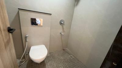 Bathroom Image of 1500 Sq.ft 1 BHK Builder Floor for rent in Scheme No 114 Indore for Rs. 21000