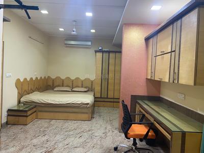 Image of Sliceinn Iris in Wilson Garden, Bangalore