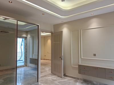 Bedroom Image of 1800 Sq.ft 3 BHK Builder Floor for sale in Mansarover Garden New Delhi for Rs. 46000000